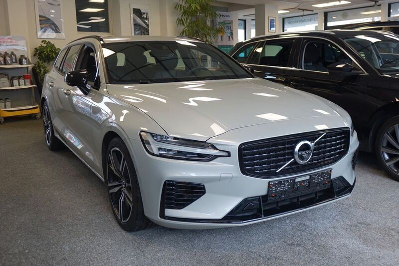 Silber Gebraucht 2020 Volvo V60 R-Design Kombi | 31.900 € (Superpreis) - Bild 1/4