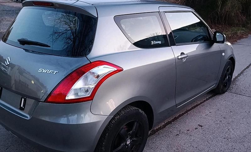 Gebraucht Suzuki Swift 94 PS (69 kW) 2011 Grau Kleinwagen