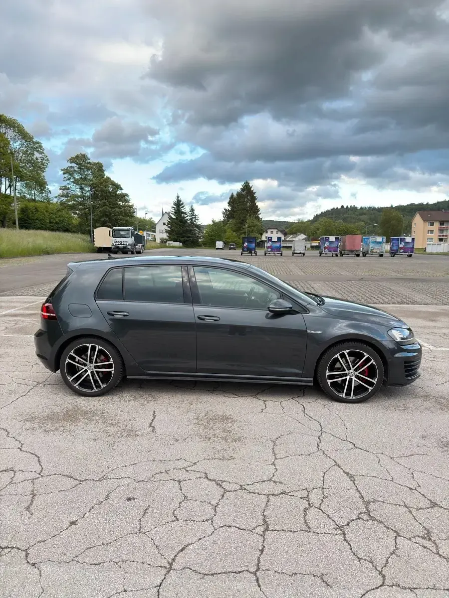Gebraucht VW Golf VII GTD 184 PS (135 kW) 2015 Grau Kleinwagen