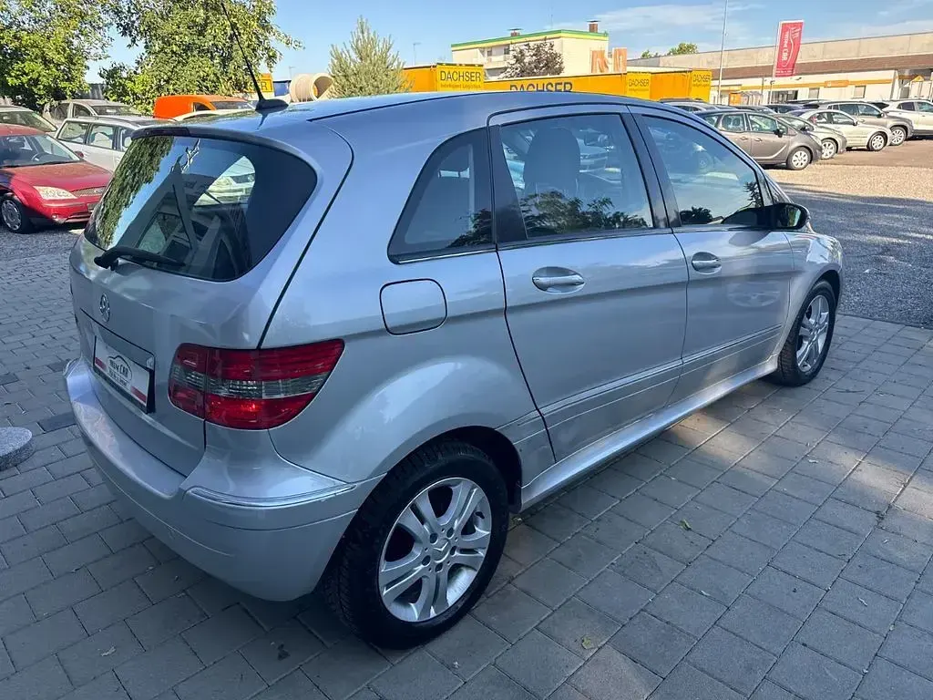 Gebraucht Mercedes B170 116 PS (85 kW) 2006 Silber Van / Kleinbus
