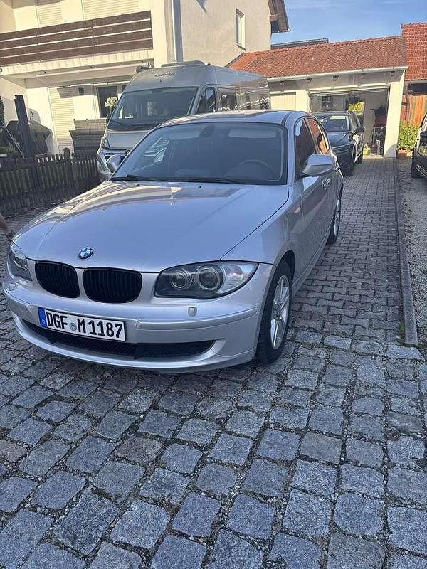 Gebraucht BMW 116 116 PS (85 kW) 2010 Grau Kleinwagen