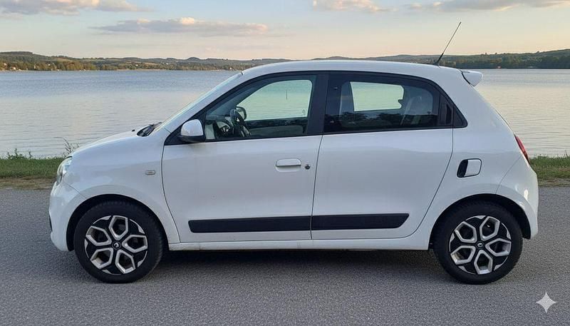 Weiß Gebraucht 2022 Renault Twingo Zen Kleinwagen | 10.500 € (Guter Preis) - Bild 1/4