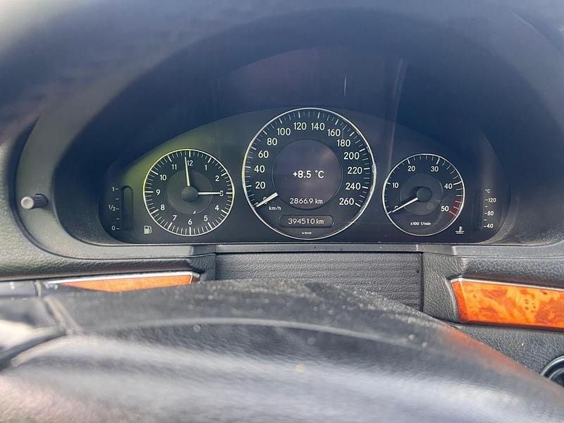 Gebraucht Mercedes E220 Elegance 170 PS (125 kW) 2008 Schwarz Limousine