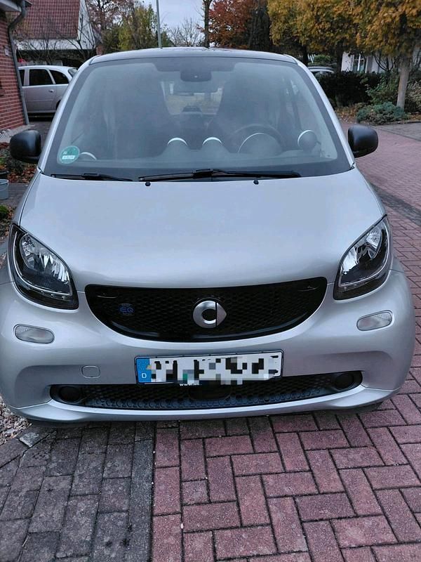 Silber Gebraucht 2018 Smart ForTwo Electric Drive Kleinwagen | 7.299 € (Fairer Preis) - Bild 1/4