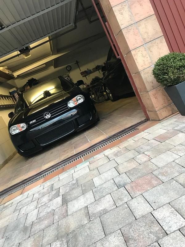 Gebraucht VW Golf R 241 PS (177 kW) 2002 Schwarz Coupé