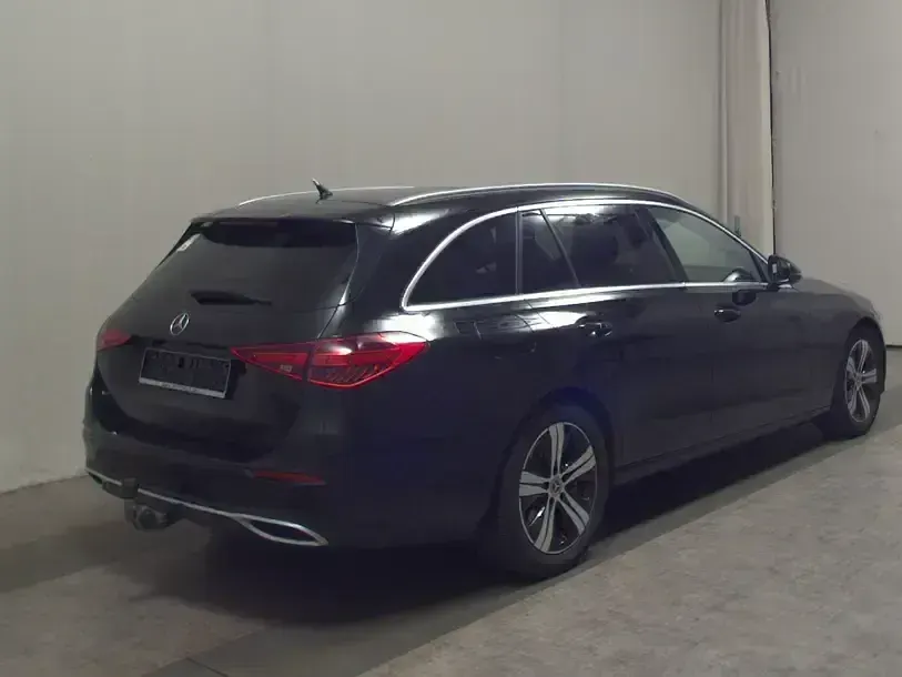 Gebraucht Mercedes C220 Avantgarde 220 PS (161 kW) 2022 Schwarz Limousine