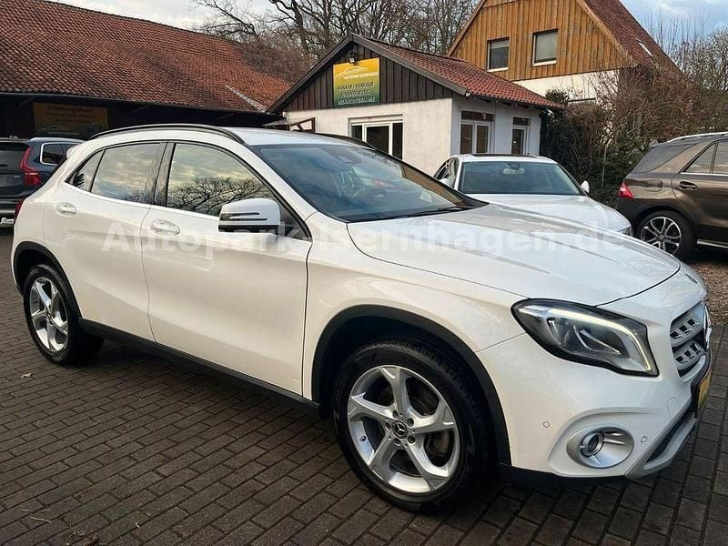 Weiß Gebraucht 2018 Mercedes GLA250 SUV | 17.450 € (Superpreis) - Bild 1/4