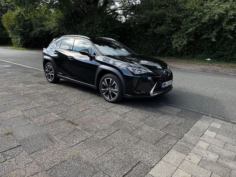 Gebraucht Lexus UX 250h 184 PS (135 kW) 2021 Schwarz SUV