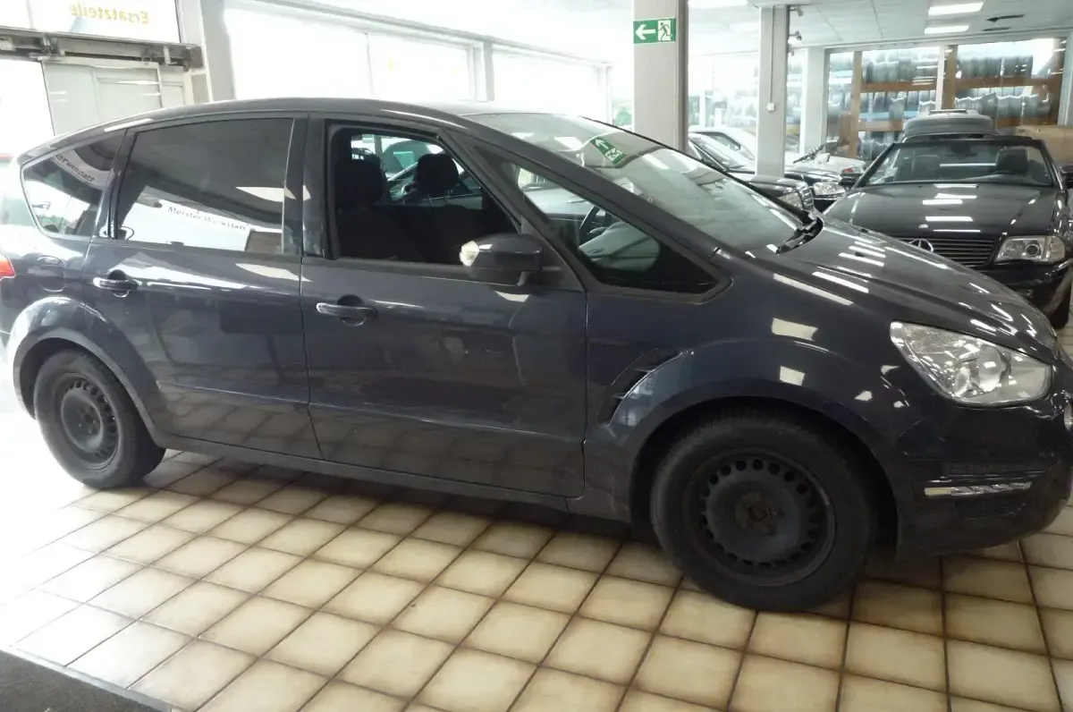 Gebraucht Ford S-MAX S 164 PS (120 kW) 2013 Schwarz Van / Kleinbus