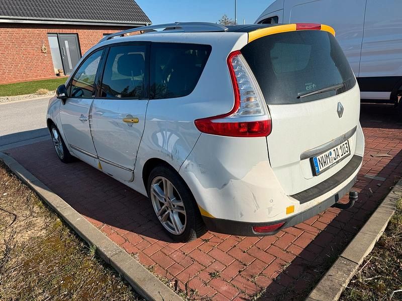 Gebraucht Renault Scénic III Bose Edition 150 PS (110 kW) 2015 Weiß Van / Kleinbus