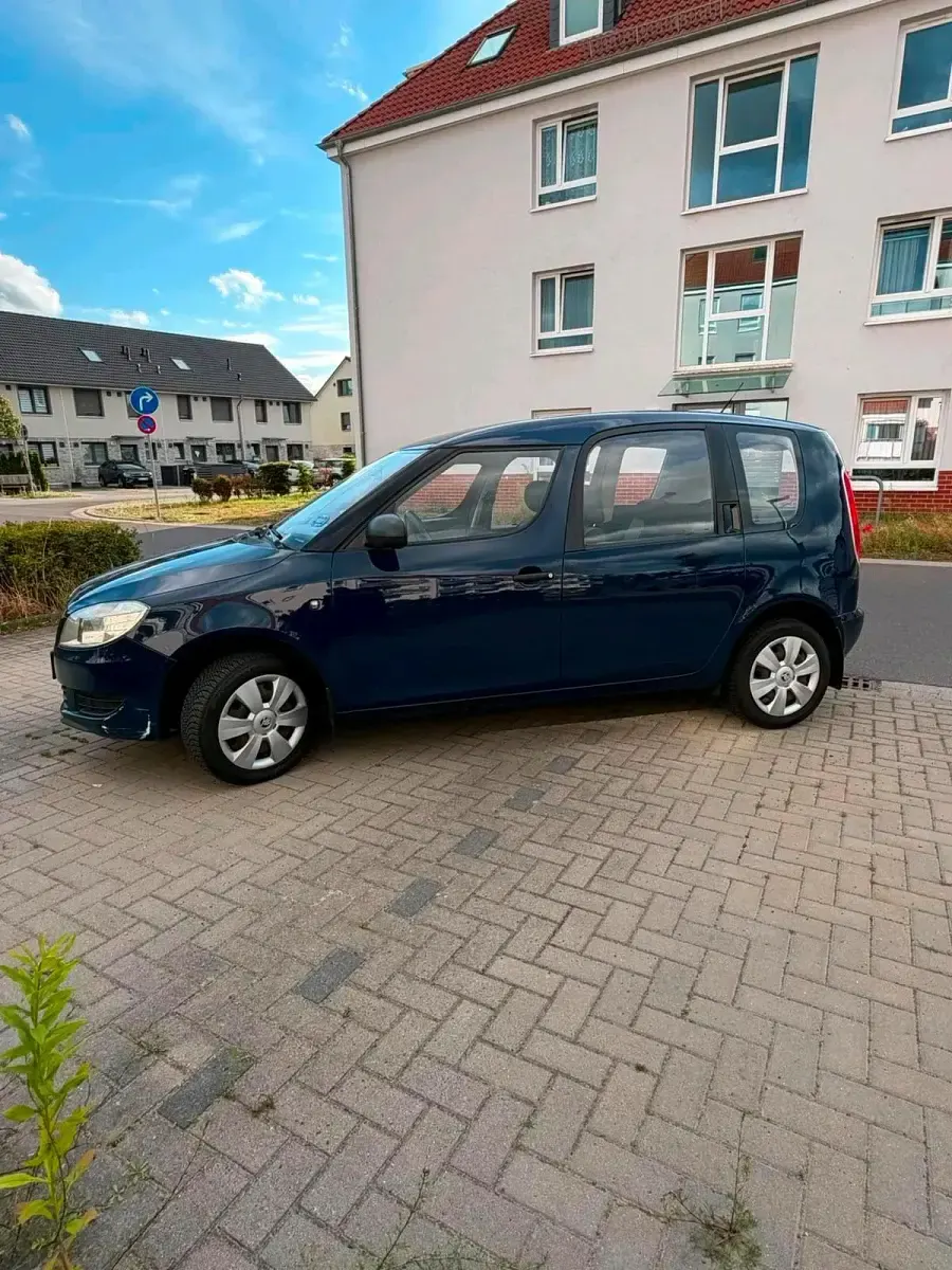 Gebraucht Skoda Roomster 75 PS (55 kW) 2014 Blau Van / Kleinbus
