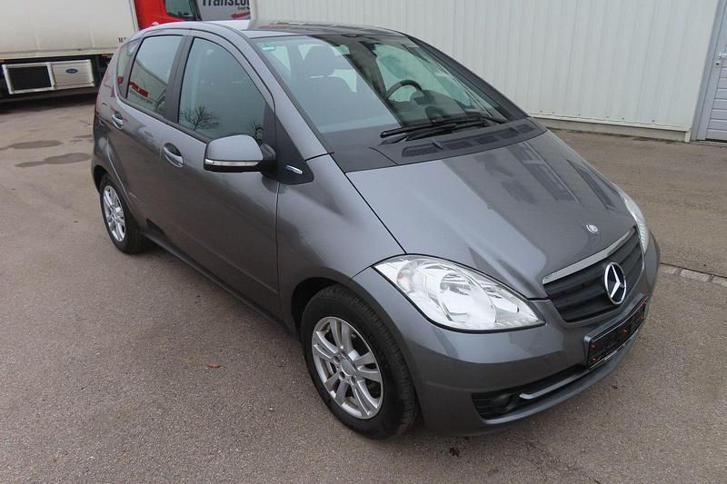 Gebraucht Mercedes A160 82 PS (60 kW) 2011 Grau Kleinwagen