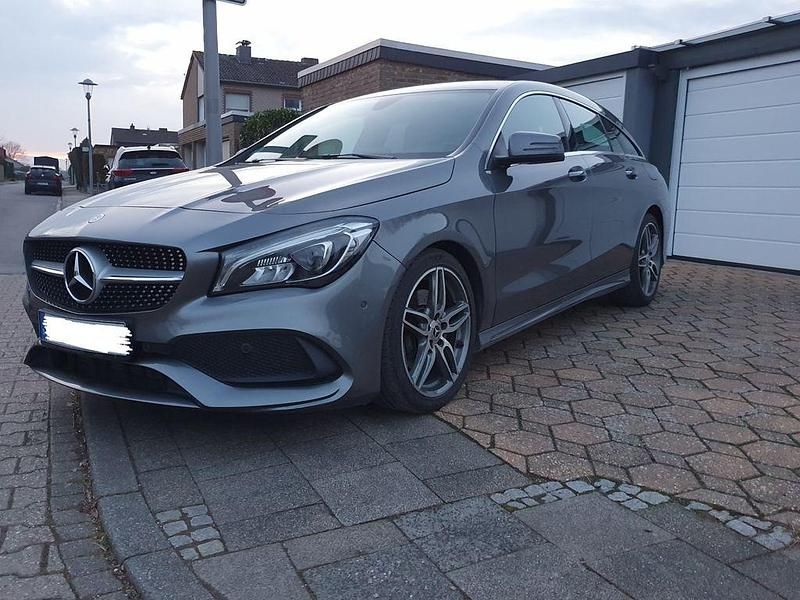 Gebraucht Mercedes CLA220 Shooting Brake AMG line 177 PS (130 kW) 2017 Grau Kombi