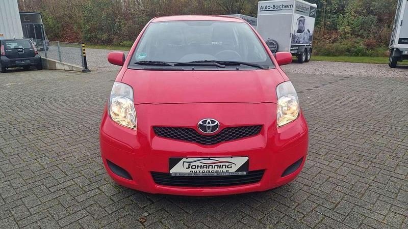 Gebraucht Toyota Yaris Cool 69 PS (50 kW) 2011 Rot Kleinwagen