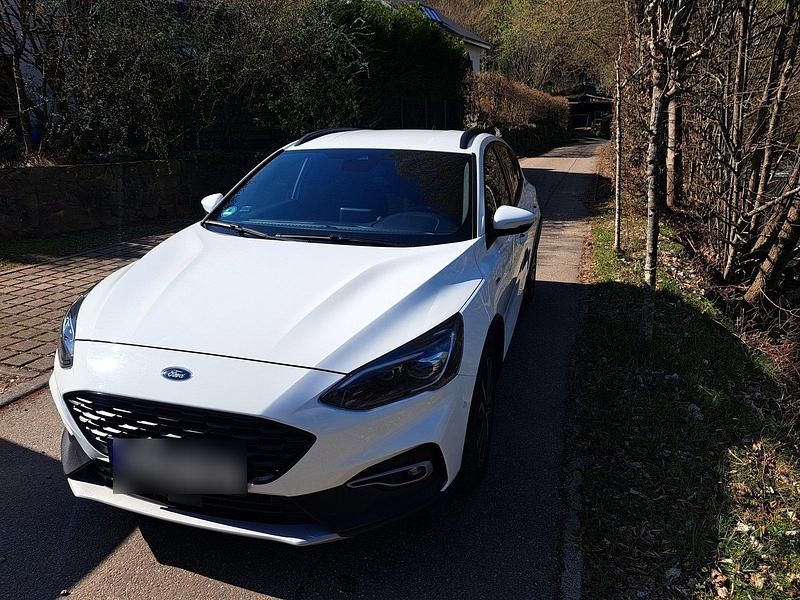 Gebraucht Ford Focus Active X 120 PS (88 kW) 2021 Weiß Limousine
