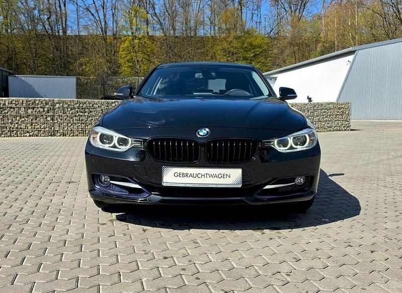 Gebraucht BMW 320 Comfort Edition 184 PS (135 kW) 2016 Schwarz Limousine