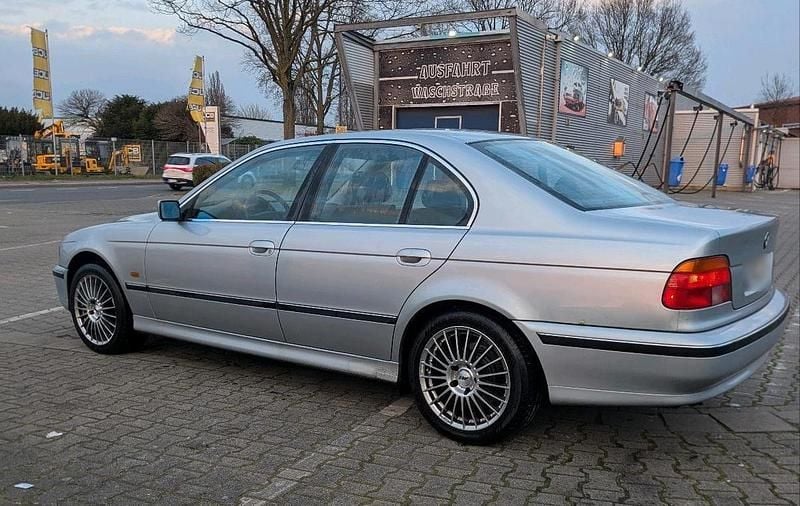 Gebraucht BMW 520 150 PS (110 kW) 1997 Silber Limousine