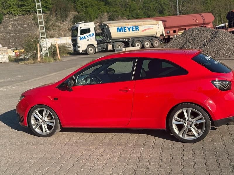 Second-hand Seat Ibiza 105 CP (77 kW) 2012 Roșu Coupe