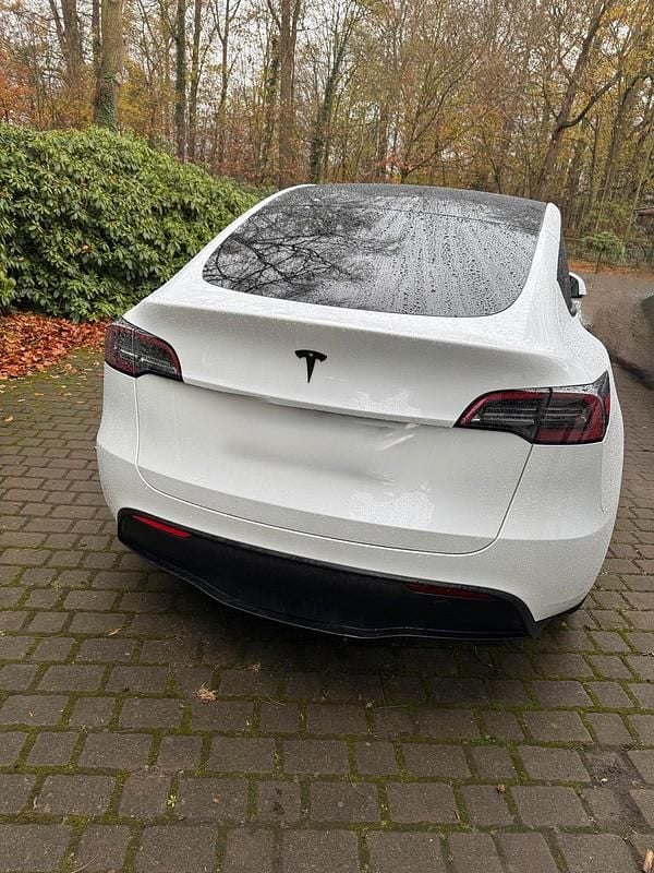 Gebraucht Tesla Model Y Standard Range 220 kW (300 PS) 2023 Weiß SUV