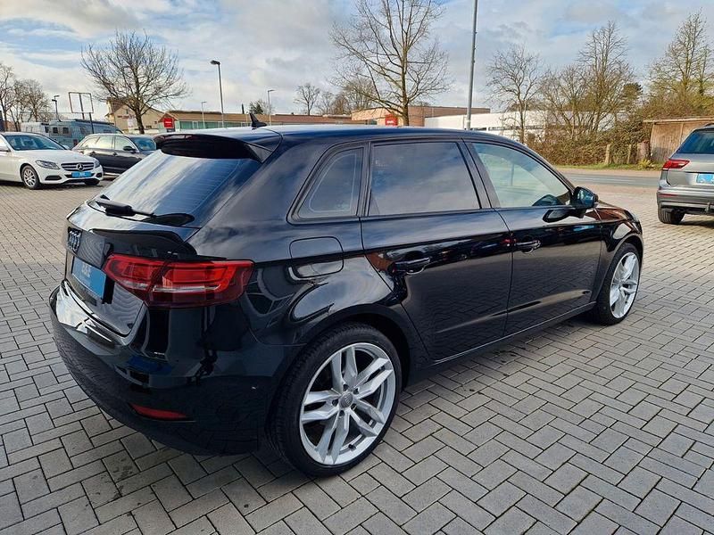 Gebraucht Audi A3 Ambiente 150 PS (110 kW) 2016 Schwarz Limousine