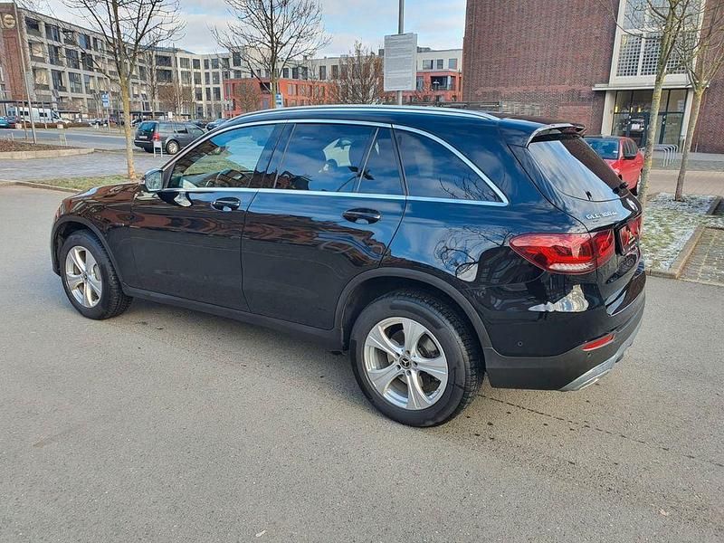 Gebraucht Mercedes GLC300 194 PS (142 kW) 2020 Schwarz SUV