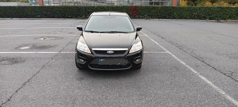 Schwarz Gebraucht 2009 Ford Focus Style Limousine | 2.900 € (Fairer Preis) - Bild 1/4