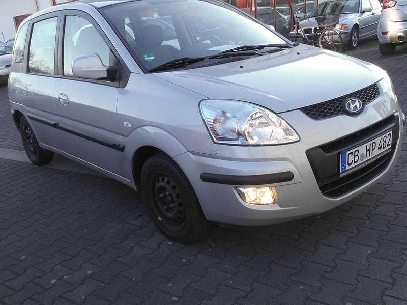 Gebraucht Hyundai Matrix Classic 103 PS (75 kW) 2009 Silber Van / Kleinbus