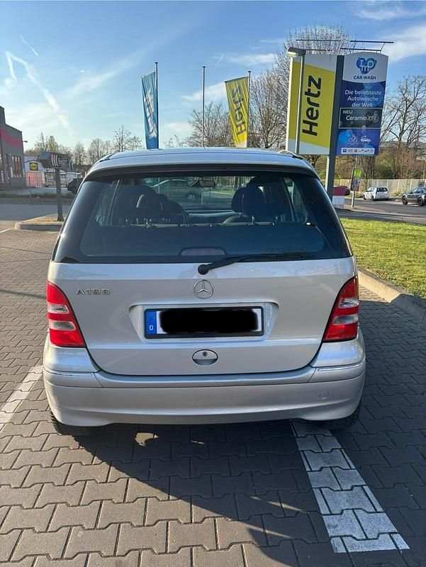 Silber Gebraucht 2003 Mercedes A190 Elegance Limousine | 1.799 € (Guter Preis) - Bild 1/4