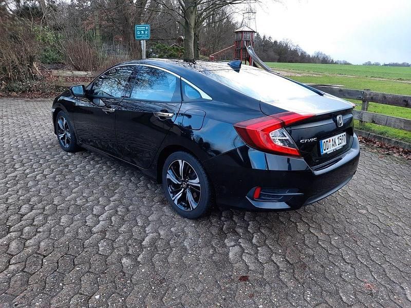 Gebraucht Honda Civic Executive 120 PS (88 kW) 2018 Schwarz Limousine