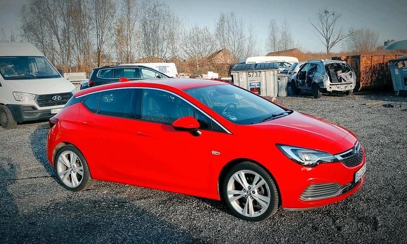 Rot Gebraucht 2025 Opel Astra Limousine | 14.500 € - Bild 1/4