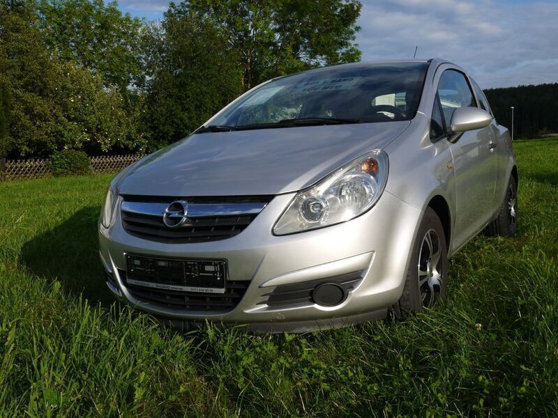 Silber Gebraucht 2011 Opel Corsa Selection Kleinwagen | 3.400 € (Fairer Preis) - Bild 1/4