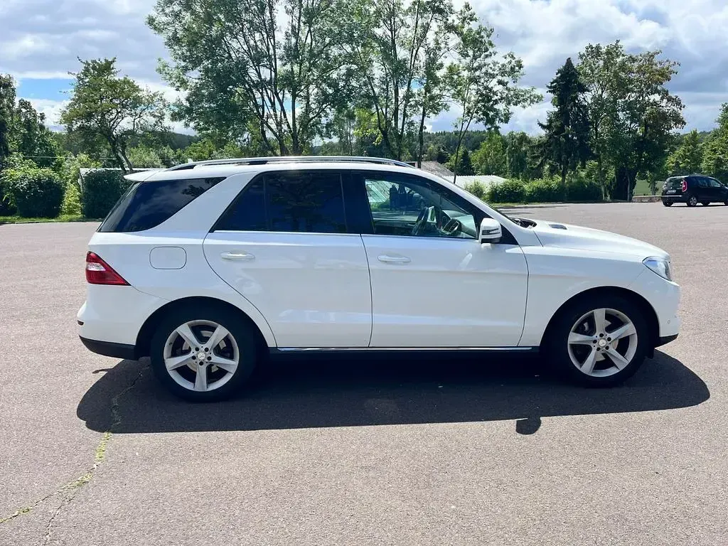 Gebraucht Mercedes ML350 258 PS (189 kW) 2015 Weiß SUV