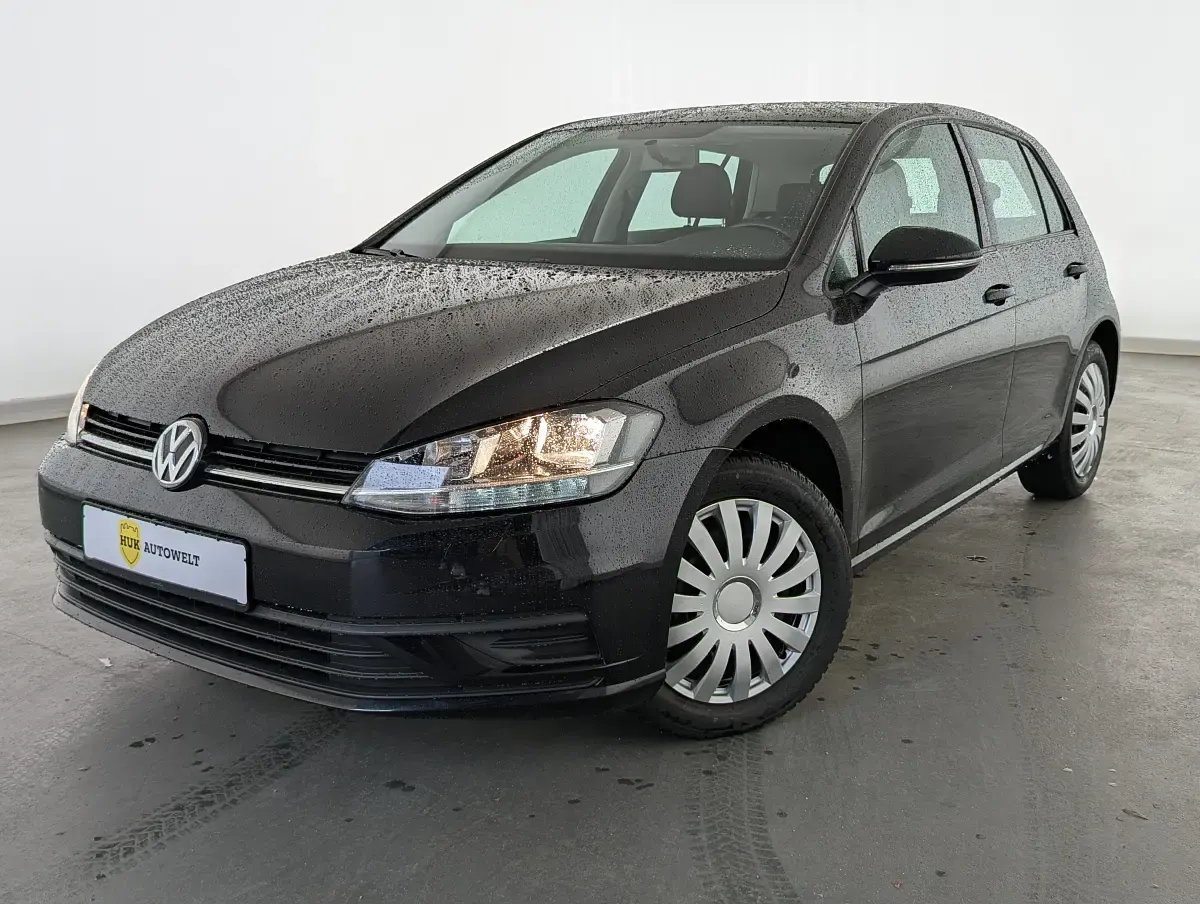 Używany VW Golf VII Trendline 86 KM (63 kW) 2018 Sedan/Limuzyna