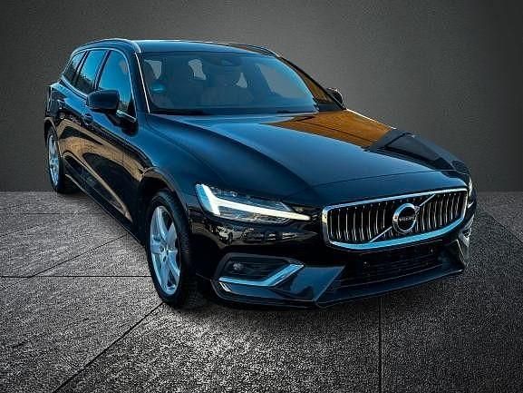 Gebraucht Volvo V60 Inscription 190 PS (139 kW) 2020 Schwarz Kombi