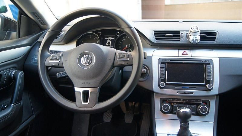 Gebraucht VW Passat 160 PS (117 kW) 2012 Schwarz Coupé