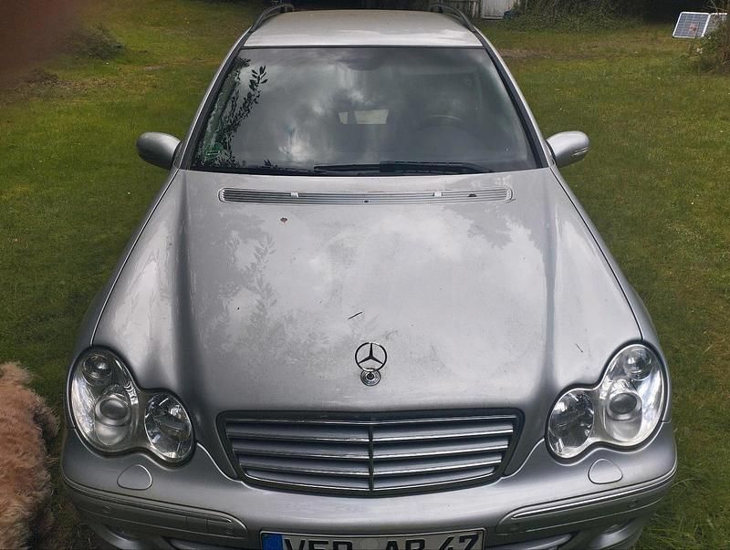 Silber Gebraucht 2005 Mercedes 320 Kombi | 4.000 € (Superpreis) - Bild 1/4