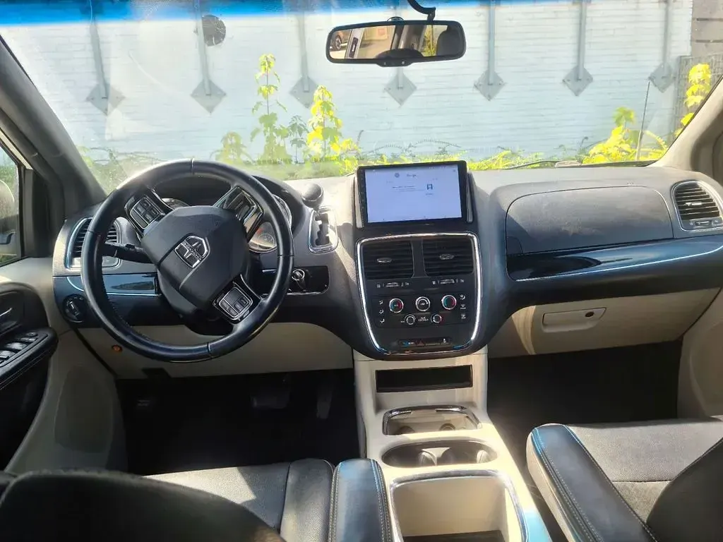 Gebraucht Dodge Grand Caravan SXT 287 PS (211 kW) 2017 Weiß Van / Kleinbus