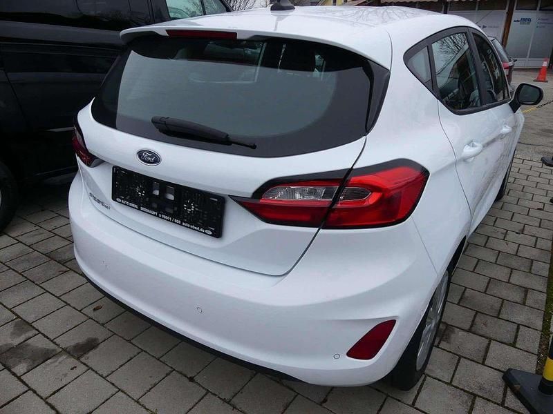 Gebraucht Ford Fiesta Cool & Connect 75 PS (55 kW) 2022 Weiß Kleinwagen