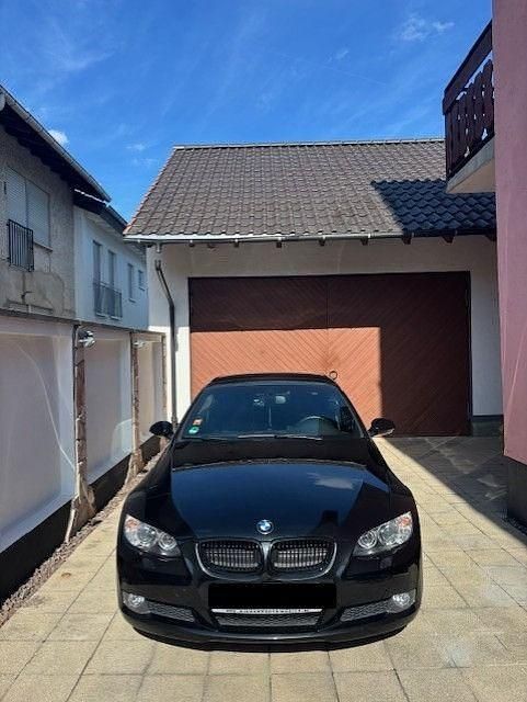Schwarz Gebraucht 2009 BMW 325 Cabriolet Sport Line Cabrio | 15.900 € (Etwas zu teuer) - Bild 1/4
