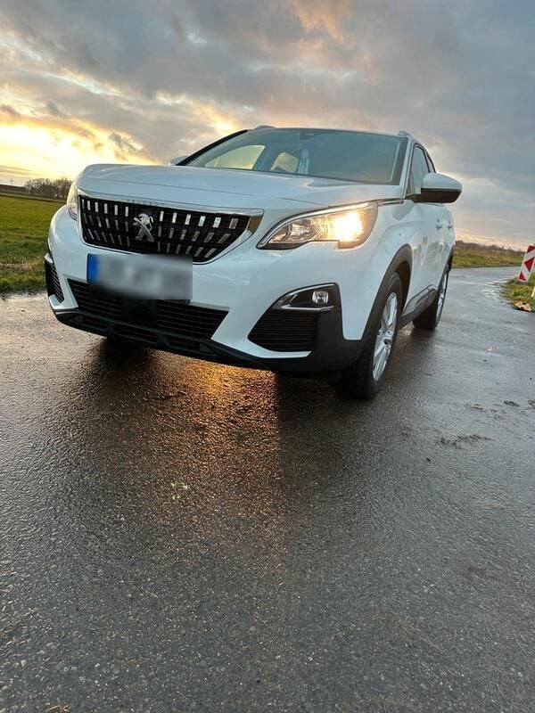 Weiß Gebraucht 2017 Peugeot 3008 SUV | 12.320 € (Guter Preis) - Bild 1/4