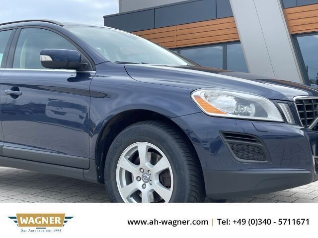 Blau Gebraucht 2012 Volvo XC60 Momentum SUV | 12.499 € (Guter Preis) - Bild 1/4