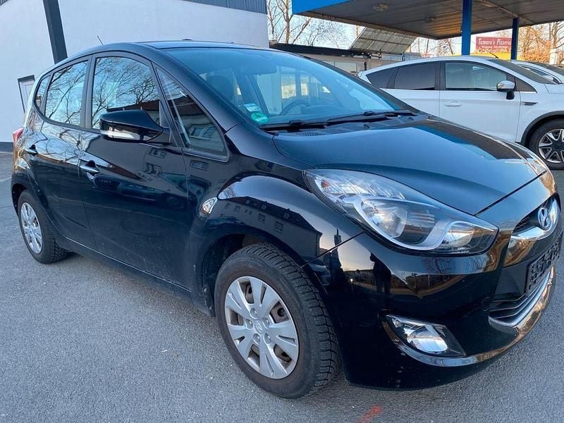 Second-hand Hyundai ix20 90 CP (66 kW) 2012 Negru Hatchback