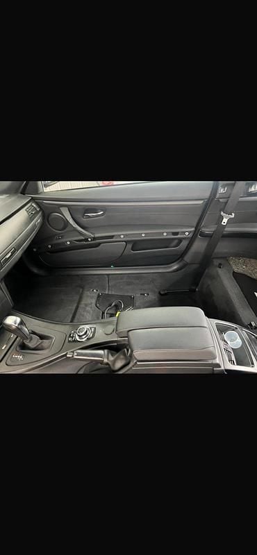 Gebraucht BMW 320 163 PS (119 kW) 2009 Schwarz Coupé