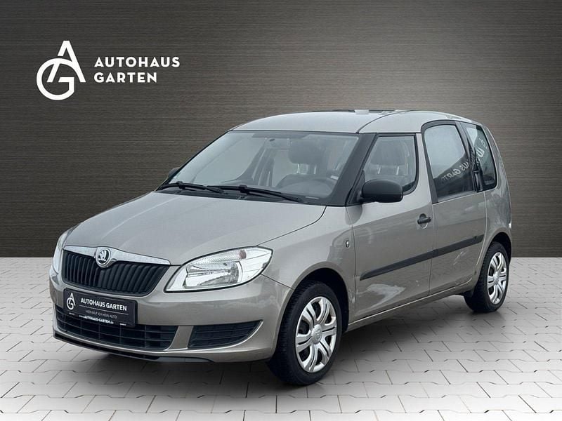 Beige Gebraucht 2014 Skoda Roomster Plus Edition Van / Kleinbus | 3.950 € (Superpreis) - Bild 1/3