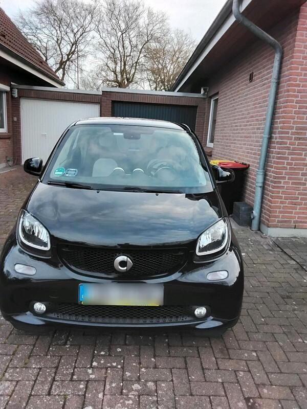 Schwarz Gebraucht 2016 Smart ForTwo Coupé Passion Kleinwagen | 7.400 € - Bild 1/4