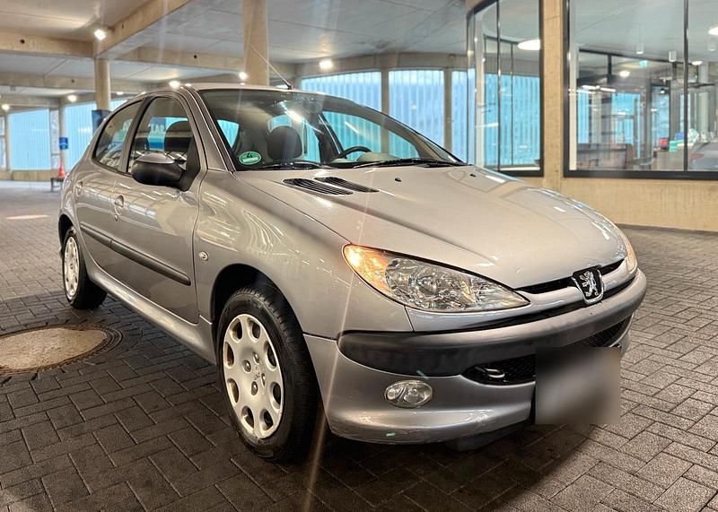 Gebraucht Peugeot 206 75 PS (55 kW) 2005 Grau Kleinwagen