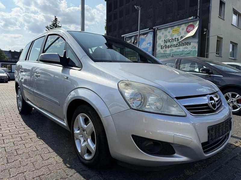 Silber Gebraucht 2008 Opel Zafira Edition Van / Kleinbus | 3.499 € (Etwas zu teuer) - Bild 1/4
