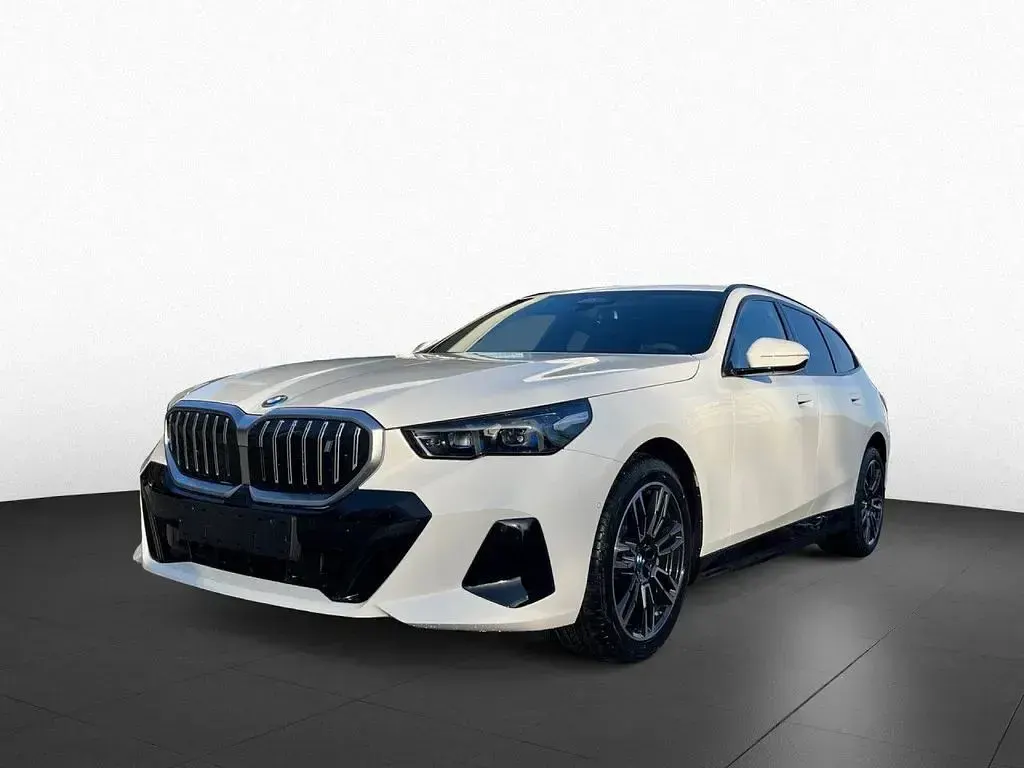 Neu BMW i5 Performance 250 kW (340 PS) 2026 Weiß Kombi