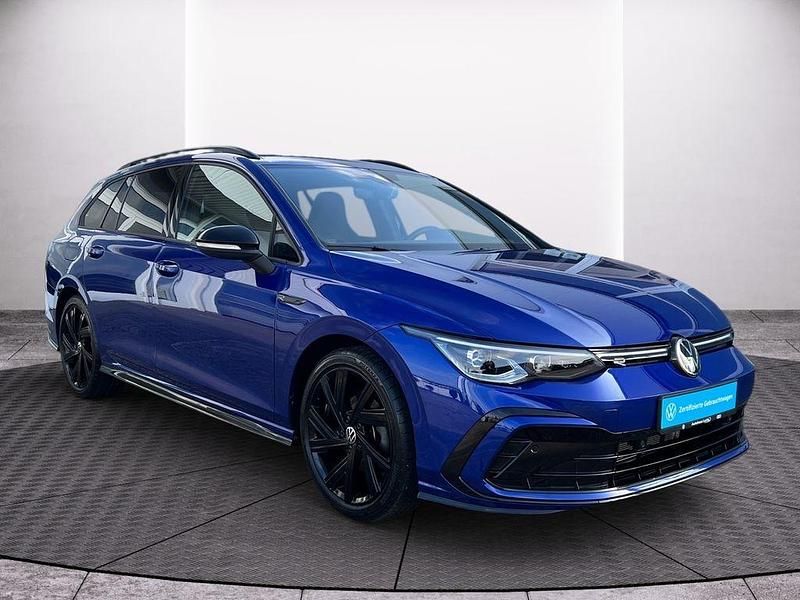Gebraucht VW Golf VIII R-line 150 PS (110 kW) 2024 Lapiz blue metallic Kombi