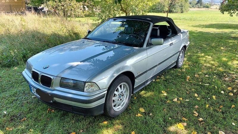 Gebraucht BMW 318 Cabriolet 116 PS (85 kW) 1999 Silber Cabrio